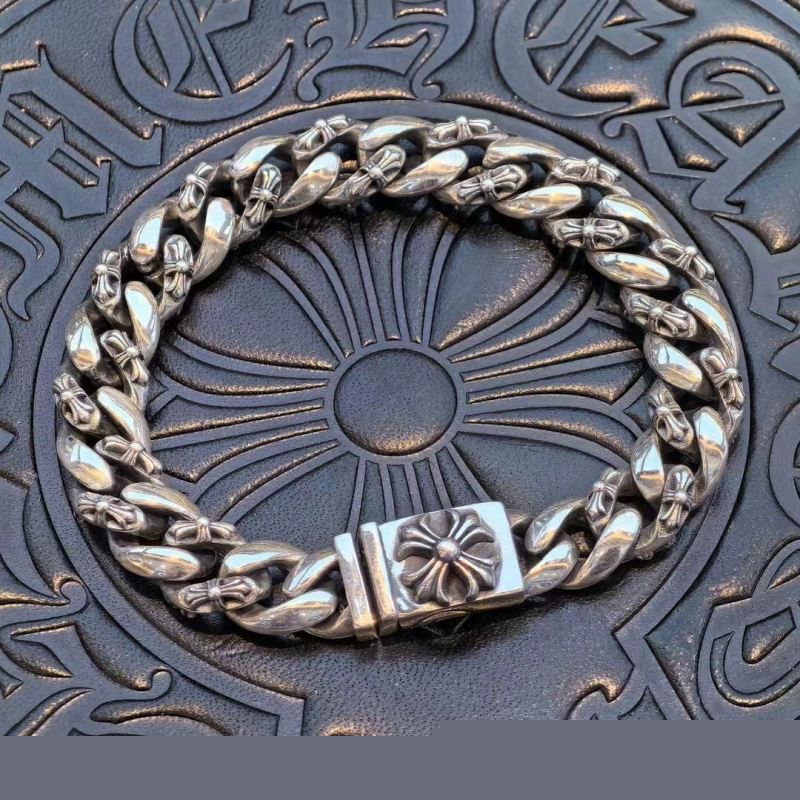 Ch**me He**ts bracelets